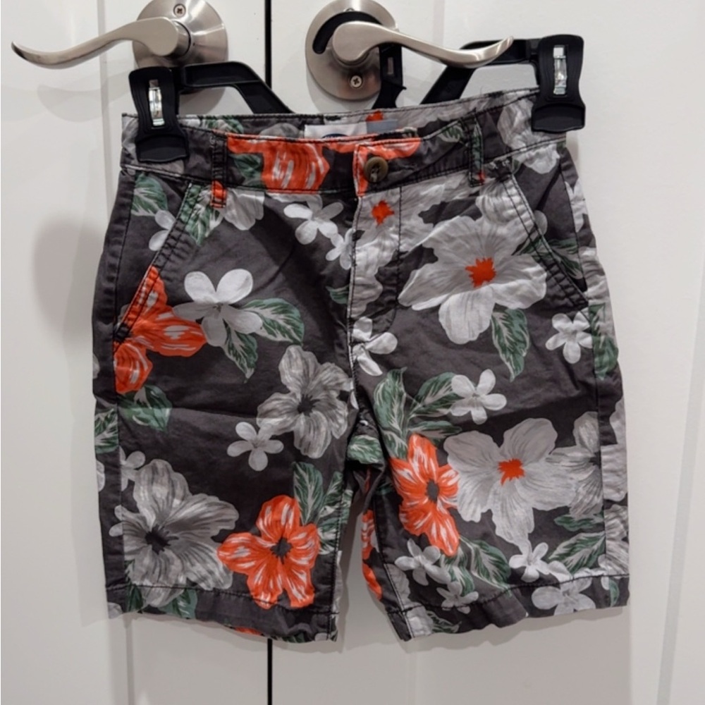 Old Navy chino style boys shorts